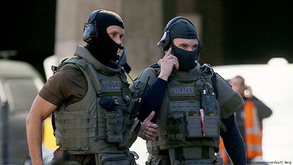 اعتقال ثلاثة أخوة سوريين في ألمانيا بتهمة التحضير لعمل إرهابي