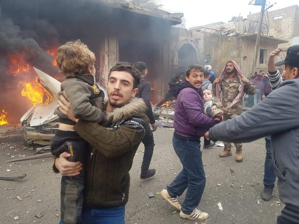 عشرات القتلى والجرحى في تفجيرين متزامنين شمالي سوريا
