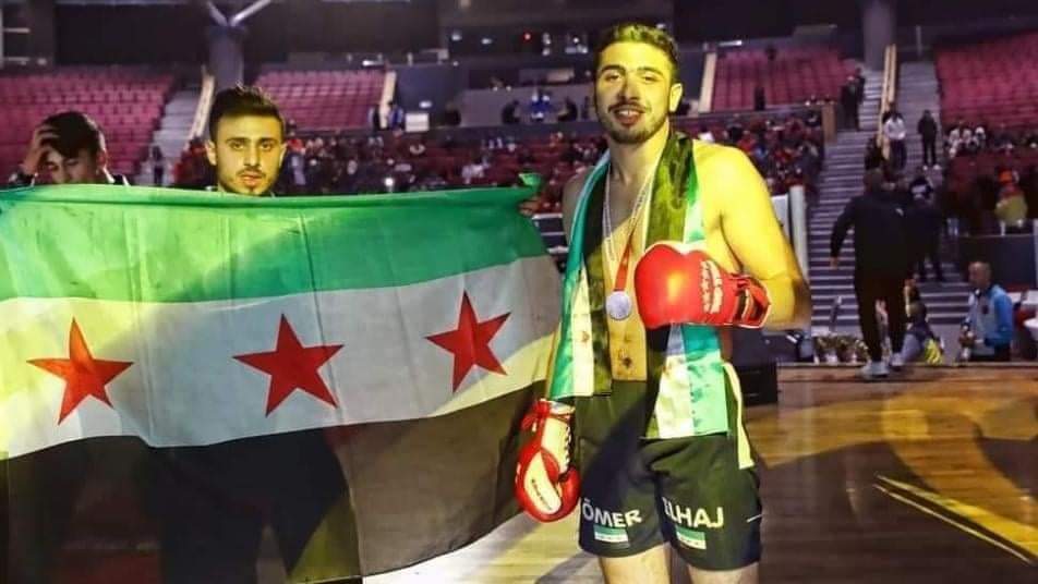 ملاكم سوري يفوز على غريمه الإيراني ويتأهل لبطولة أوروبا للقتال الحر