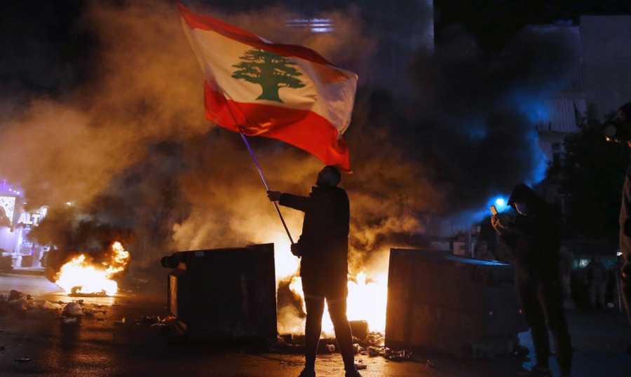 احتجاجات واسعة في لبنان على سوء الأوضاع المعيشية