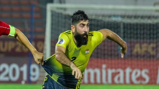 ترشيح " أحمد الصالح" لأفضل مدافع في تاريخ كأس الاتحاد الآسيوي
