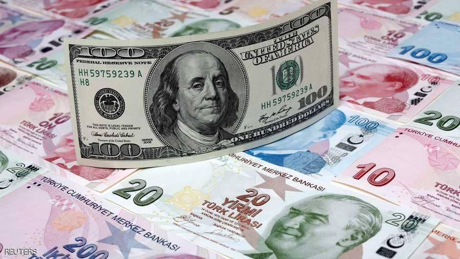 تراجع الليرة التركية أمام الدولار وارتفاع أسعار الذهب
