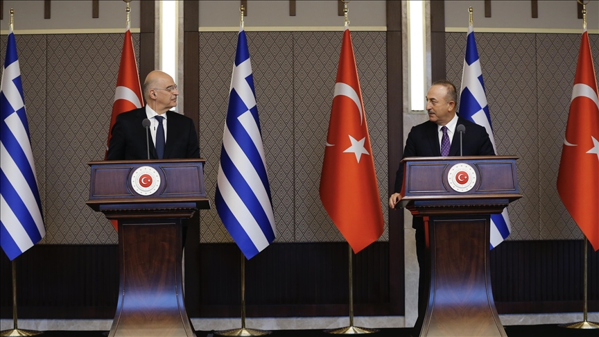 مشادة كلامية بين وزيري خارجية تركيا و اليونان