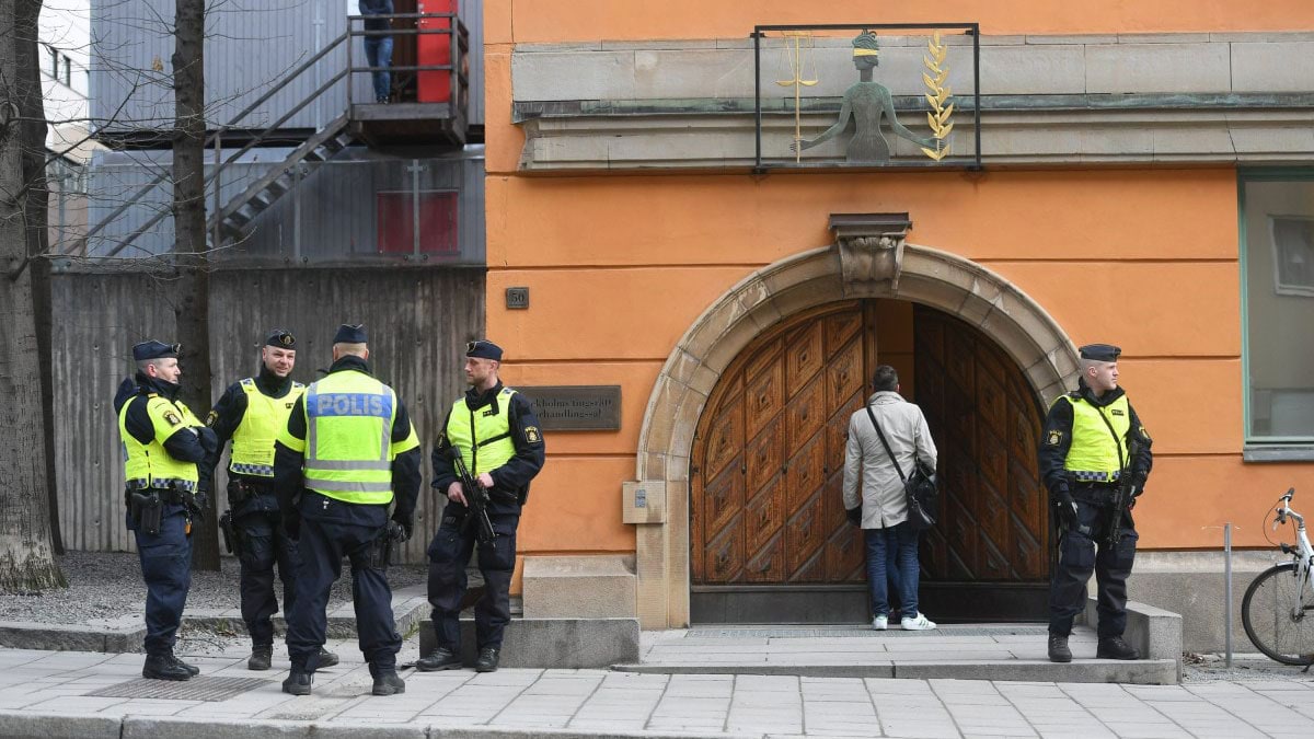 تقرير يكشف طرق تجسس تلجأ إليها إيران على معارضين لها في السويد