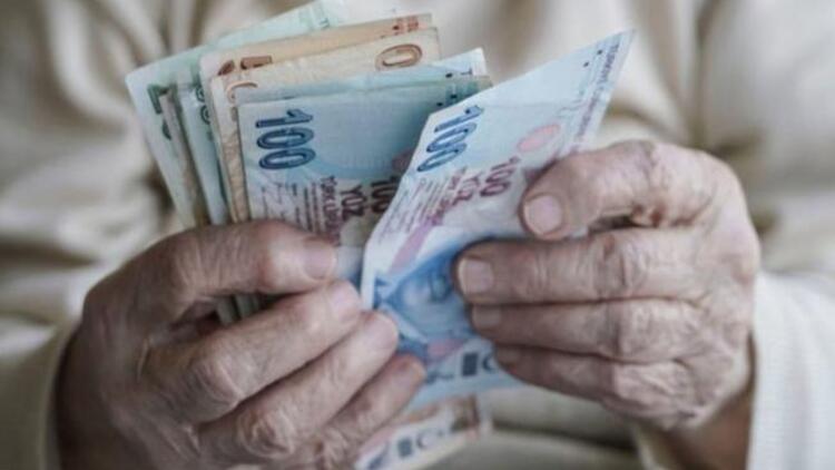 تركيا تقدم دعم مالي للعوائل المحتاجة بقيمة 1100 ليرة