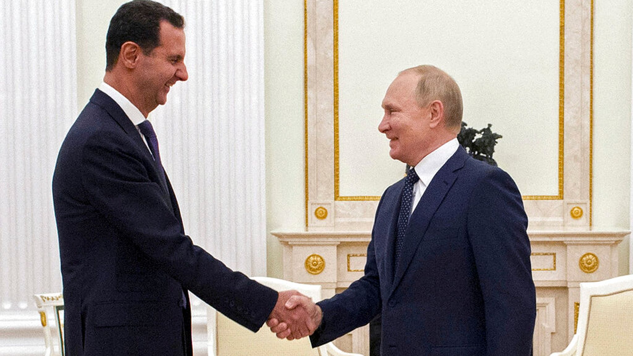 بوتين يلتقي الأسد ويهاجم القوات الأمريكية والتركية في سوريا