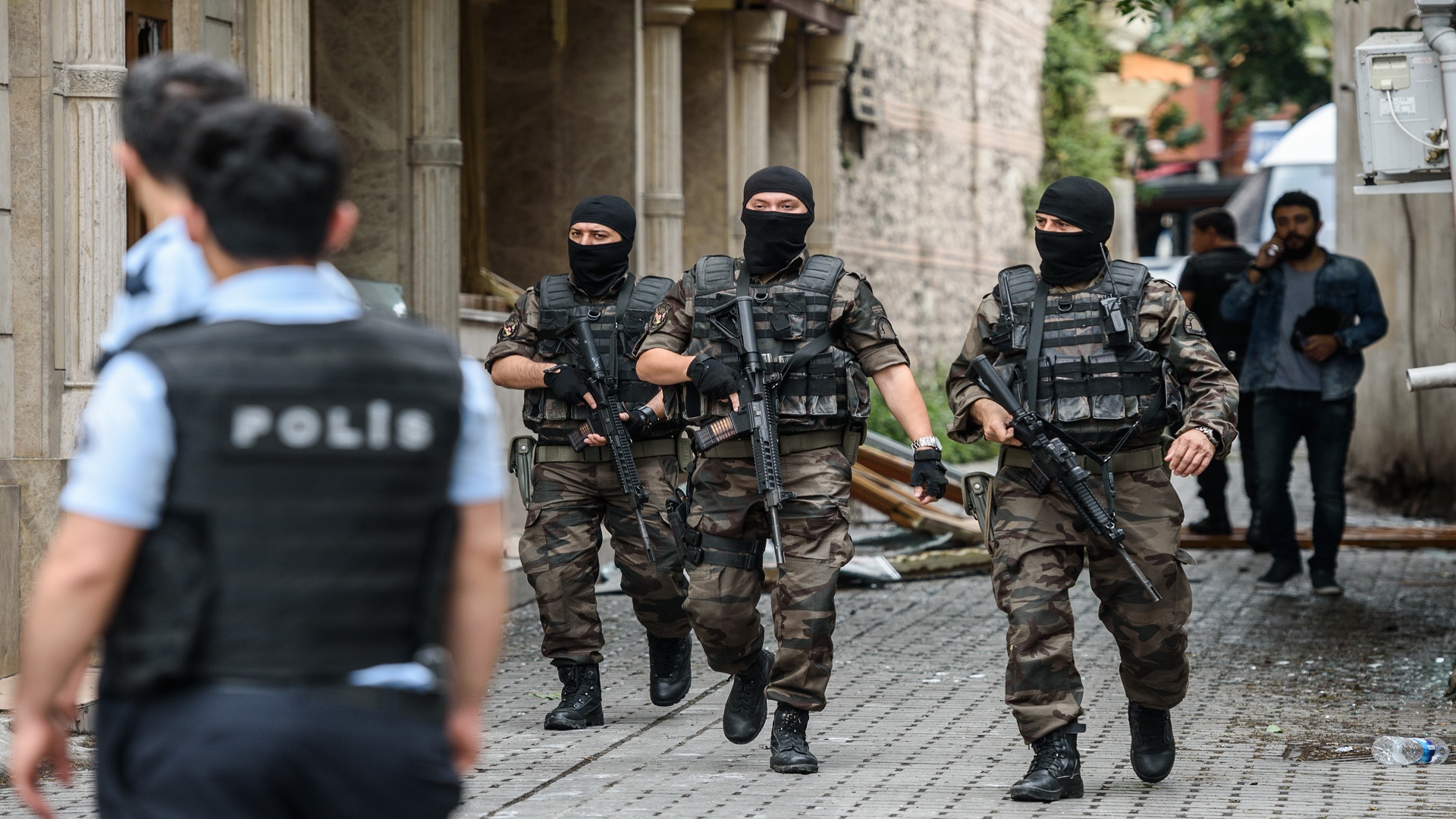 اعتقال المسؤول العسكري لتنظيم الدولة في تركيا خلال محاولته الهروب إلى سوريا