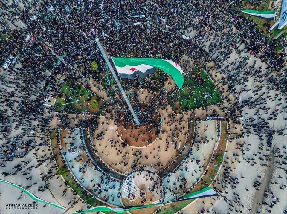 السوريون يحيون ذكرى الثورة السورية الحادية عشرة بحضور والدة الساروت