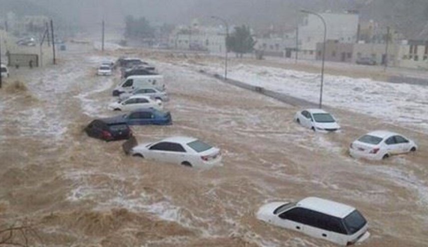 فيضانات وسيول جارفة تجتاح عدداً من دول الخليج