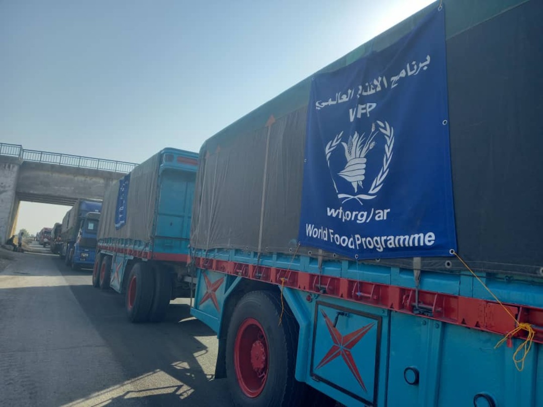 مساعدات أممية مؤلفة من 14 شاحنة تدخل إلى إدلب