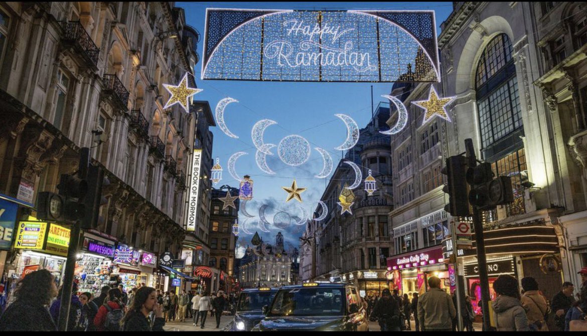 مسلمو لندن يستقبلون شهر رمضان بتزيين شوارع العاصمة
